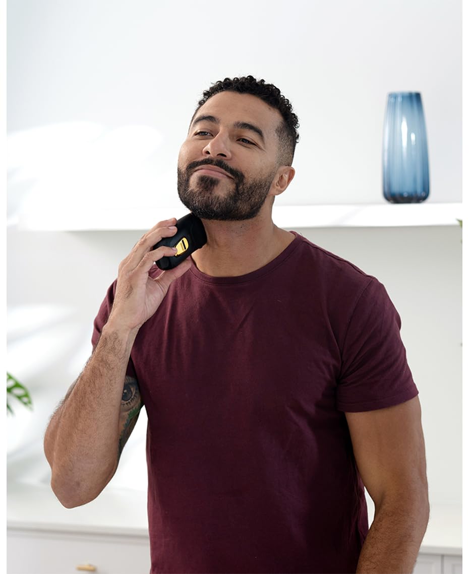 WAHL Down Under Waterproof Compact Shaver for Men with Skin Protection System, Travel Lock, Battery Saver, Wet and Dry Shave, 3 Cut system For Smooth and Bump-free Shave, Storage pouch, 3028088